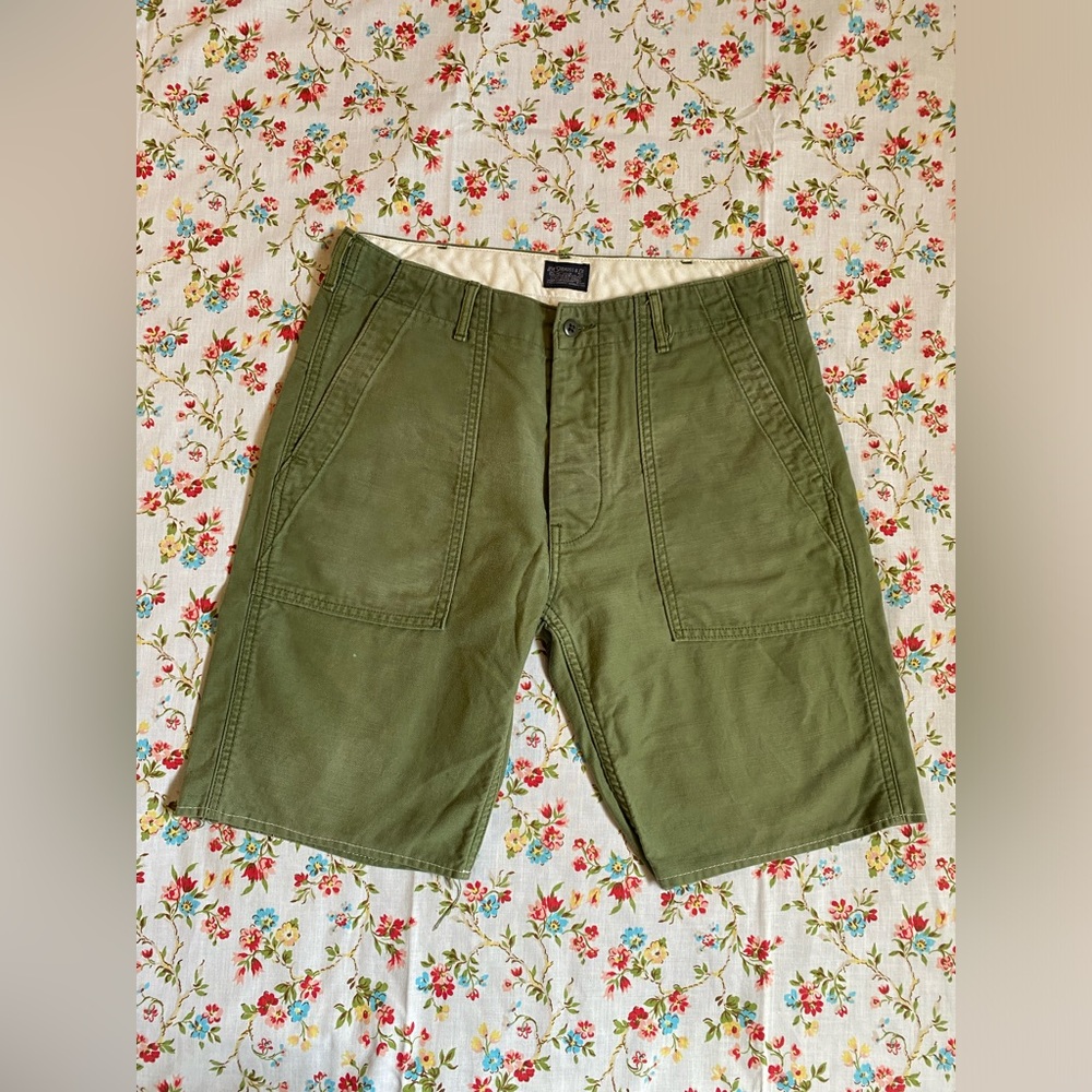 Levi’s army shorts, size 31